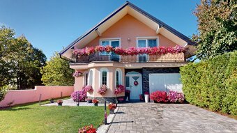 Rodinný dom s bazénom v tichej obci Staré - 4