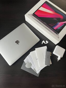  MacBook Pro 13" M2 - 4