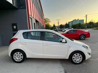 Hyundai i20 1.3 Benzin = Navi, r.v 2013, 96623km, Top Stav = - 4