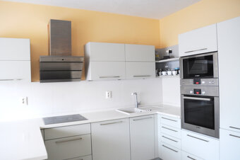 Predám 6 - 7 izbový dom - 4