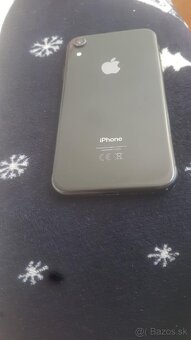Predam iPhone xr 64gb - 4