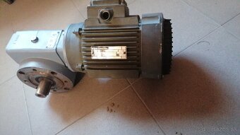 Motor s prevodovkou - 4