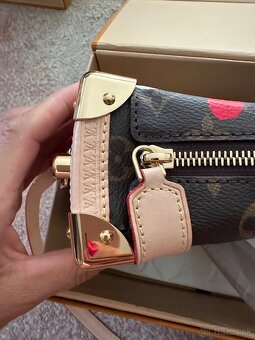 Kabelka Vuitton - 4