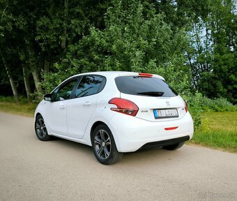 Peugeot 208 - 4