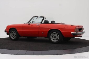 Alfa Romeo Spider 2.0 Veloce 2000 z roku 1981 - 4