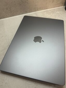 Macbook Pro M3 , 14 palcový - 4