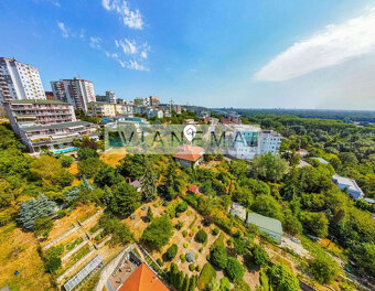 IBA U NÁS Exkluzívne na predaj vila, rodinné sídlo Bratisla - 4