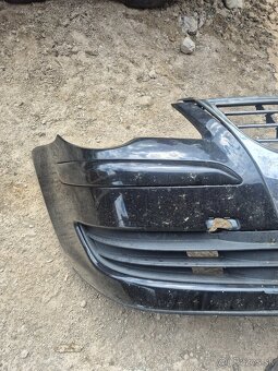 Predám predný nárazník na Volkswagen Touran mk2 2006-2012 - 4