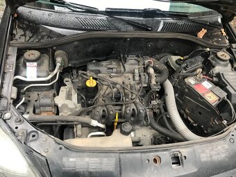 Renault Clio 2 1.2 43kw benzín - 4