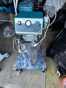 Predám operačný stôl a odsávačky 2ks - 4