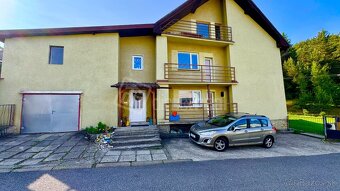 Rodinný dom s 2 bytovými jednotkami so slnečným pozemkom na - 4