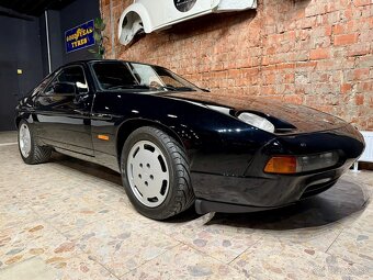PORSCHE 928 S4 - 4