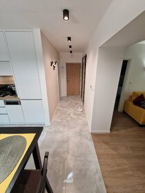 Prenajmem 2 izbový byt 650€+150€ - 4