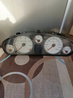 Predám diely na Peugeot 407 - 4