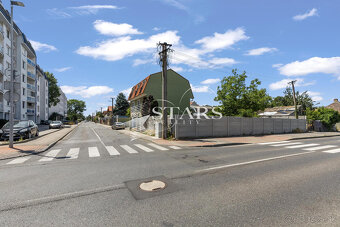 INVESTIČNÝ STAVEBNÝ POZEMOK – GALVANIHO, BRATISLAVA - 4