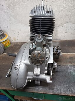 Motor Jawa 250 353 - 4