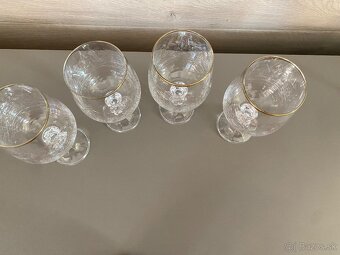 Predám poháre na víno-3 dcl - 4