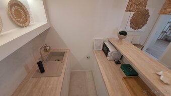 PRENÁJOM-kancelárie/salón s parkovaním hneď pri budove v KN - 4