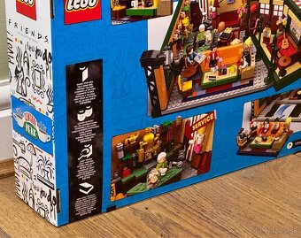 Nové LEGO Ideas 21319 The Central Perk Coffee of Friends - 4
