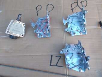 Predam pre skoda 105-120 Zamky popolnik zrkadlo doraz dveri - 4