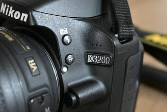 Nikon d3200 s VR AF 18-55 + brasna - nafotene 18 tisic.sn. - 4
