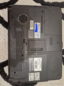 Toshiba satelite A300-1T2 - 4