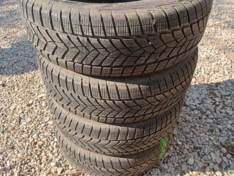 Predam 4ks pneu 215/65/r17 zimne 99V Goodyear - 4
