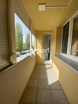 Predám čiastočne zariadený byt s balkónom v Dun. Strede - 4