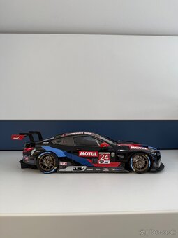 Bmw M8 GTE 1:18 Minichamps - 4