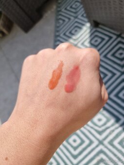 Fenty Beauty gloss bomb lesky cena je uvedená za 1kus - 4