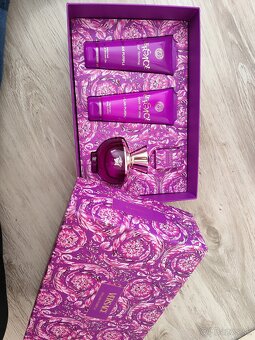 Versace Dylan Purple v darčekovom balení - 4