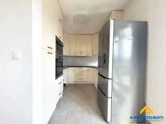 Luxusný byt na Bajkalskej s terasou a 2 parkovacími miestami - 4