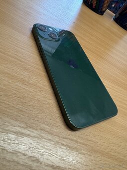 iPhone 13 – zelený - 4