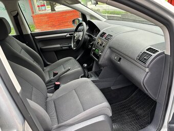 VOLKSWAGEN TOURAN 1.6TDI 77KW TREND 2012 - 4
