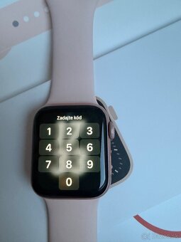 Apple Watch SE - 4