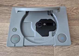 Playstation 1 SCPH-7002 - 4