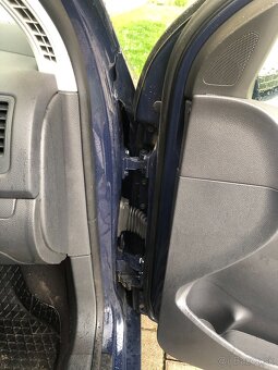 Volskwagen Golf - 4
