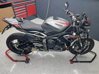Triumph Street Triple RS - 4