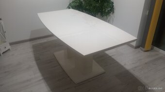 Jedálenský stôl - 4