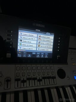 Yamaha Tyros 4 - 4