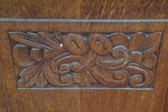 Starožitný kredenc - 4