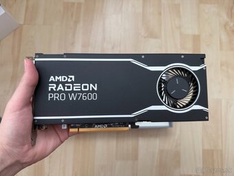 AMD Radeon PRO W7600 8 GB - 4