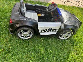 Detské elektrické autíčko Police - 4