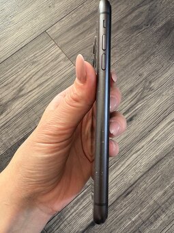 Predám IPhone 11 64gb - 4