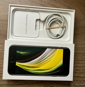 Apple iPhone SE 2020 64GB Black - 4
