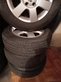 PREDÁM ŠKODA OCTAVIA TOUR1,6 BENZIN r2011 KÚP. NA SLOV . - 4