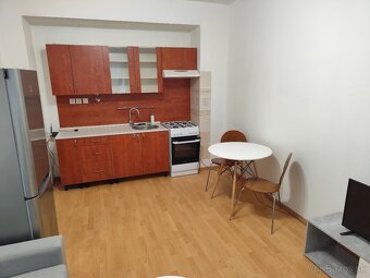 Prenajmem 2 izbový byt, cena s TV, internetom a parkovaním - 4
