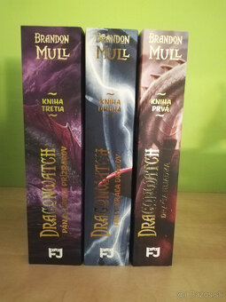 Predám 4 série kníh fatasy - 4