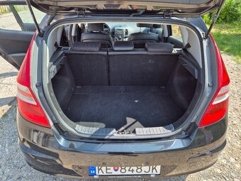 Predám Hyundai i30 2.0 benzín - 4