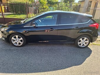Ford focus hatchback Titanium - 4